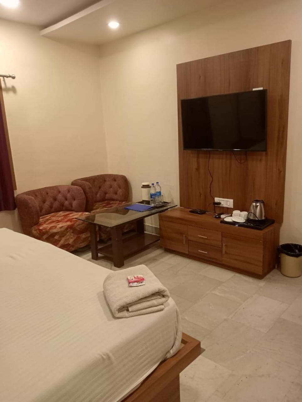 The Prestige Hotel & Convention Panposh 外观 照片